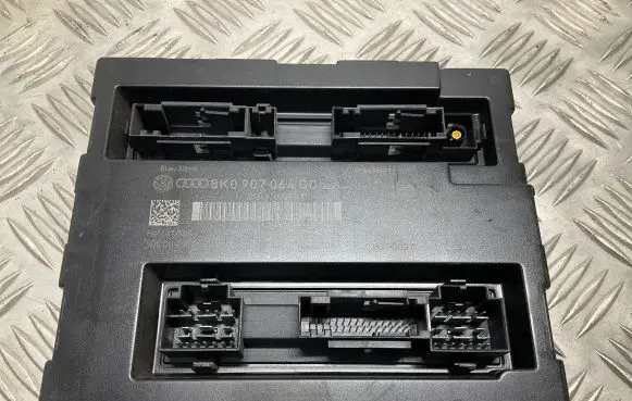 Audi A4 S4 B8 8K Comfort/convenience module 8K0907064GC 8K0907064FC
