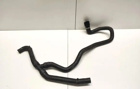 Engine coolant pipe/hose