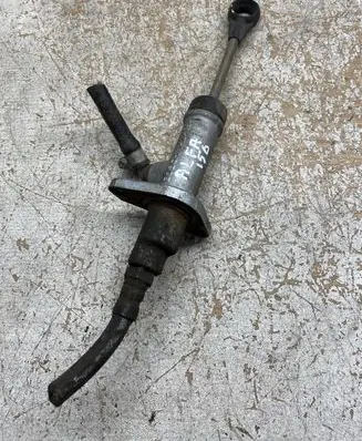 Clutch slave cylinder