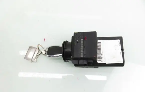 Mercedes-Benz Vito Viano W639 Ignition lock 33002301 6395450108