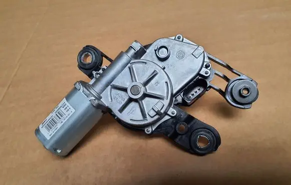 Volkswagen Golf VII Rear window wiper motor 5G0955711