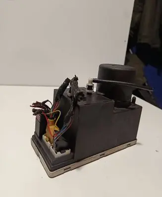 Audi A4 S4 B5 8D Central locking vacuum pump 8L0862257L 010061098 00061098