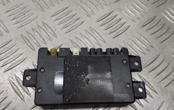 Audi A6 S6 C5 4B Sound amplifier