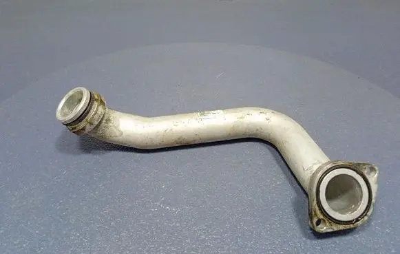 Engine coolant pipe/hose