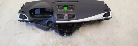 Renault Megane III Dashboard 1004589 1004615