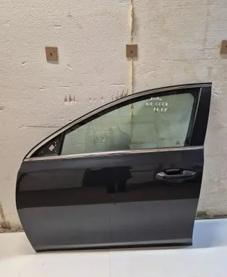 KIA Ceed Front door 