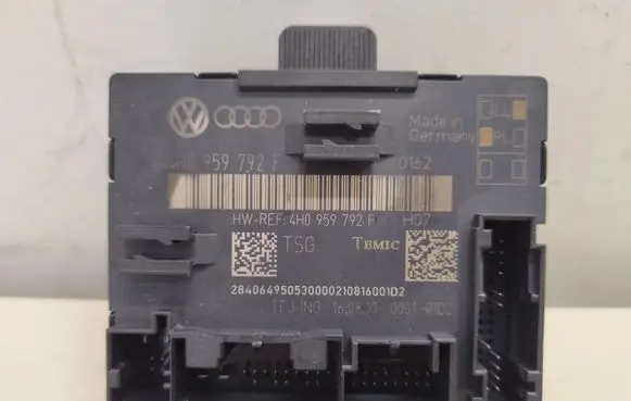 Volkswagen Touareg II Door control unit/module 4H0959792F