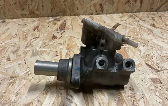 Ford Transit - Tourneo Connect Master brake cylinder L519888 1T20606