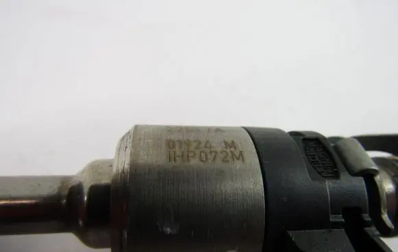 Volkswagen Golf Plus Fuel injector 03c906036m