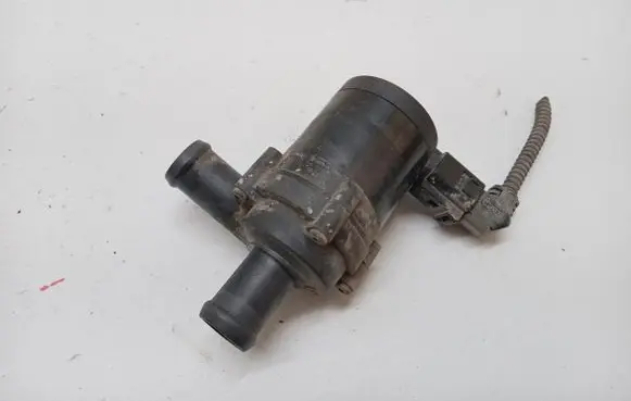 Volkswagen PASSAT B6 Water pump 1K0965561F