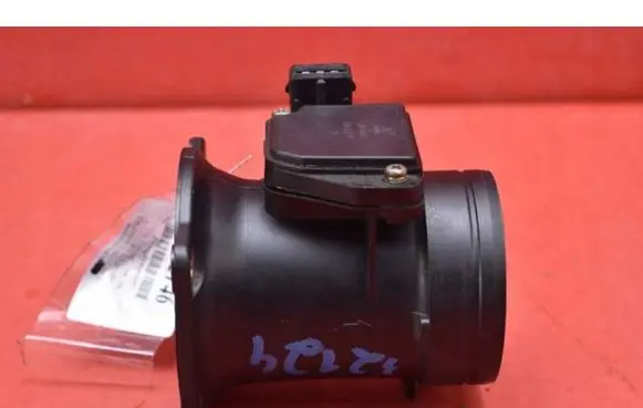 Volkswagen PASSAT B5 Mass air flow meter LM1068