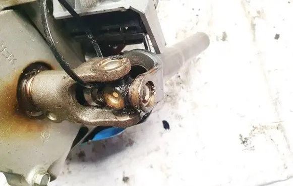 Nissan Qashqai Steering column universal joint