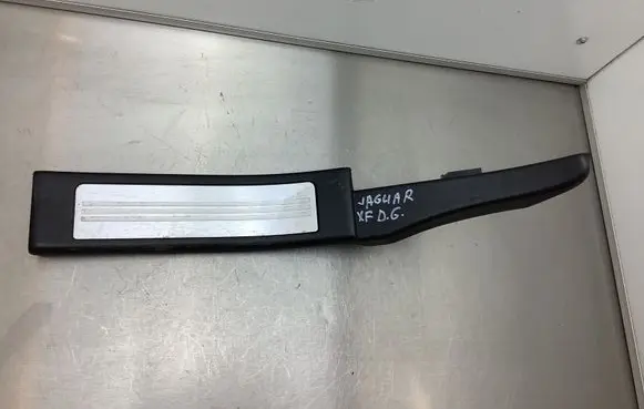 Jaguar XF X250 Rear sill trim cover 8X23F13244A