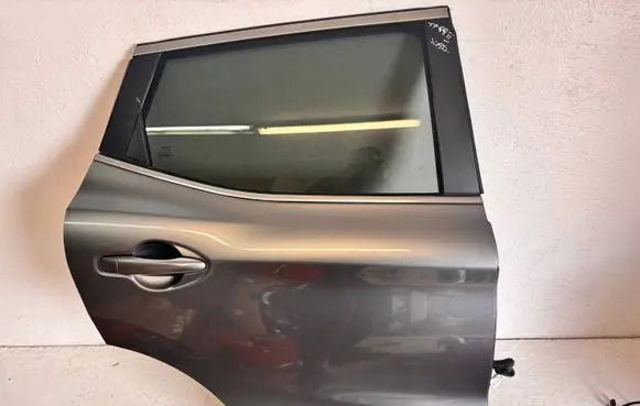 Nissan Qashqai Rear door 
