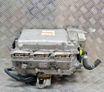 Toyota RAV 4 (XA40) Voltage converter inverter G92A042030 1817000320
