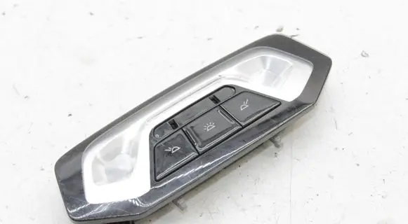BMW 1 F40 Front seat light 7910813