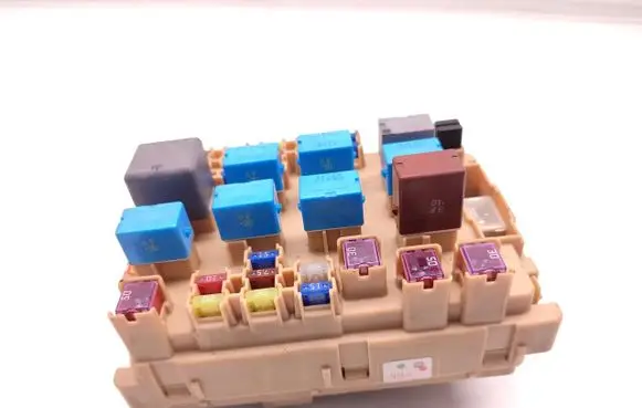 Toyota Celica T230 Fuse module 9098702025