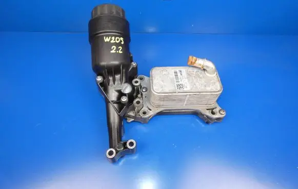 Mercedes-Benz C W205 Oil filter mounting bracket A6511801165 U7902005 70586826