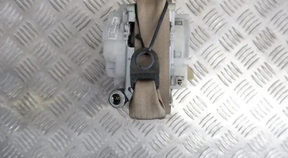 Lexus IS 220D-250-350 Front seatbelt 7322053130