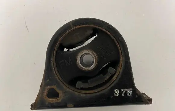 Mitsubishi Grandis Engine mount bracket MR594382