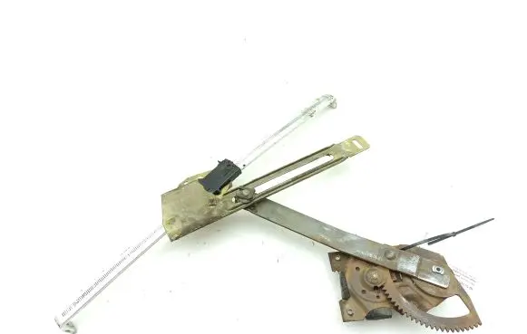 Rear door manual window regulator