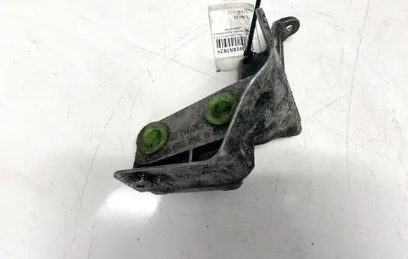 Mercedes-Benz C AMG W204 Engine mounting bracket A6460941141