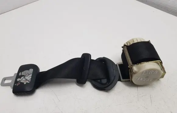 Volkswagen Touran I Third row seat belt 33005895 33029133E
