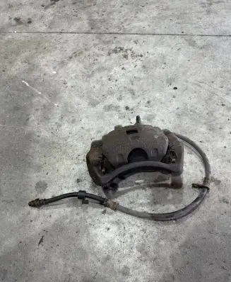 Mitsubishi L200 Front brake caliper 4605A202