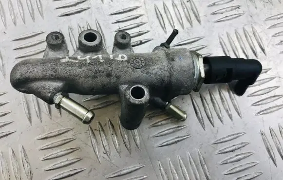 Opel Astra H Fuel pressure regulator 55188200501