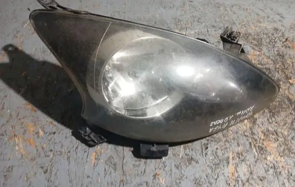 Toyota Aygo AB10 Headlight/headlamp 811100H070