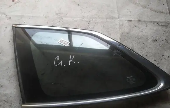 Subaru Outback Rear side window as2
