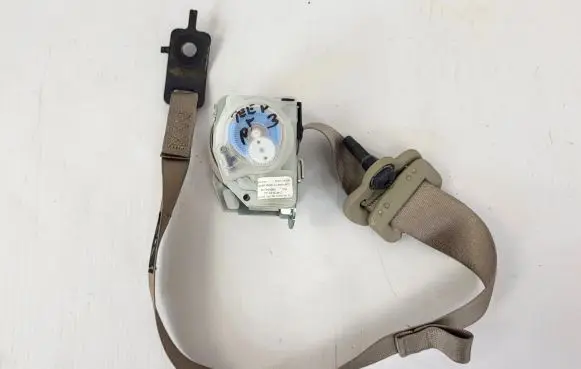 Jeep Grand Cherokee Rear seatbelt