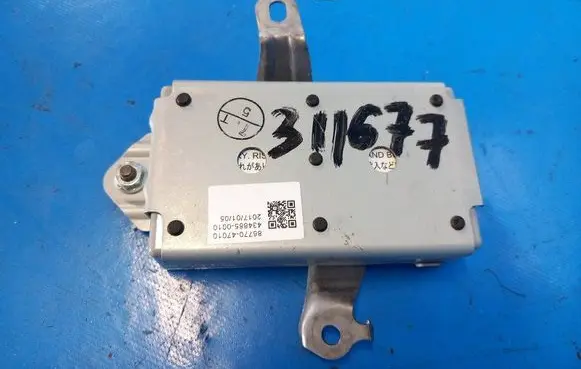 Toyota Prius xw60 Battery charger (optional) 8677776040
