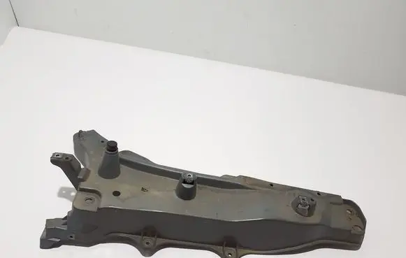 Volvo XC90 Fender mounting bracket 31391777