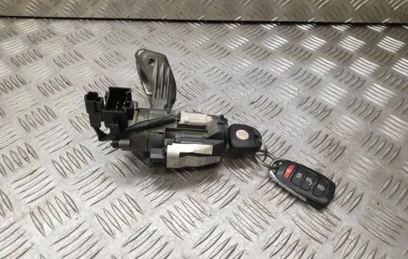 Toyota Corolla E120 E130 Ignition lock 45020024