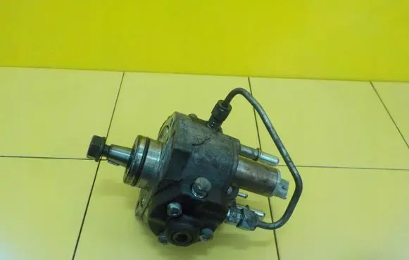 Opel Astra J Fuel injection high pressure pump 2940001470