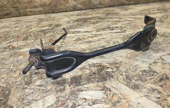 Infiniti QX80 Battery bracket 