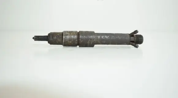 Audi A6 S6 C4 4A Fuel injector 028130201G