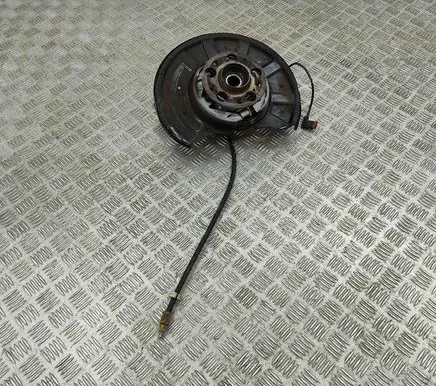 Mercedes-Benz CLS C218 X218 Rear wheel hub A2123500141