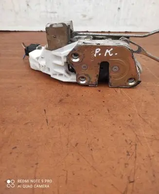 Mitsubishi Lancer Front door lock