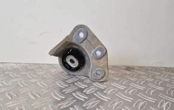 Audi A8 S8 D3 4E Rear differential mounting bracket 4E0599133C