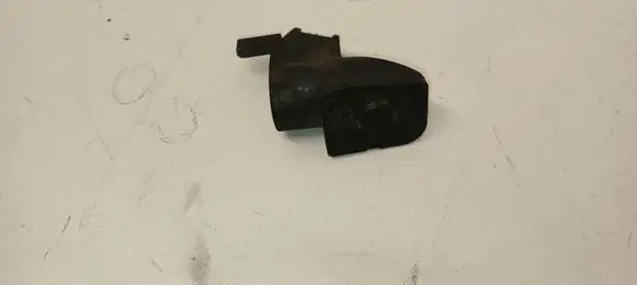 BMW 5 G30 G31 G38 Intercooler pipe mounting bracket 8632132