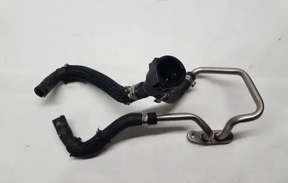 Peugeot 3008 II Engine coolant pipe/hose 9827568880