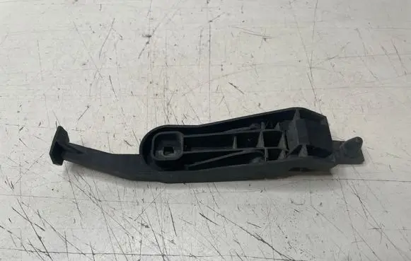 BMW 7 E65 E66 Air filter cleaner box bracket assembly 69003383