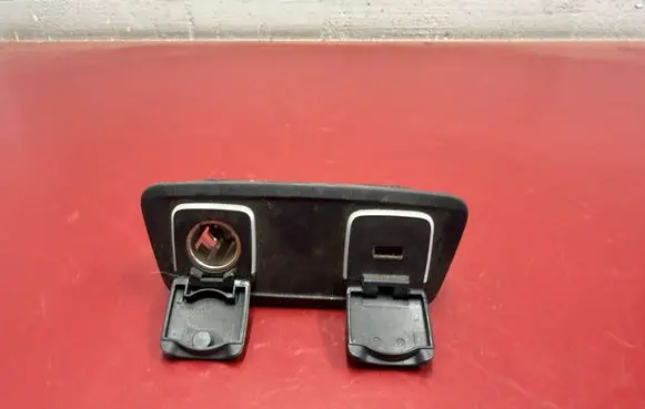 Chrysler Pacifica USB socket connector 68229847AB