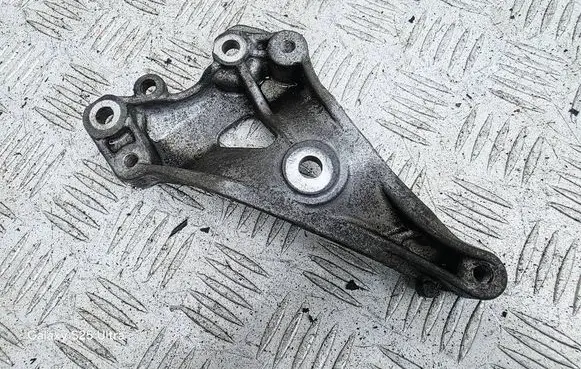 Citroen C3 A/C compressor mount bracket V758078180 7580781