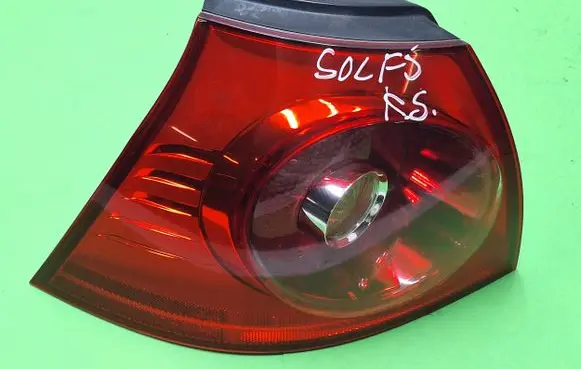 Volkswagen Golf V Rear/tail lights 1K6945095J