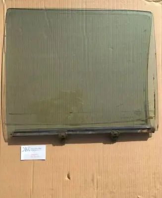Mercedes-Benz W123 Rear door window glass 1237300118
