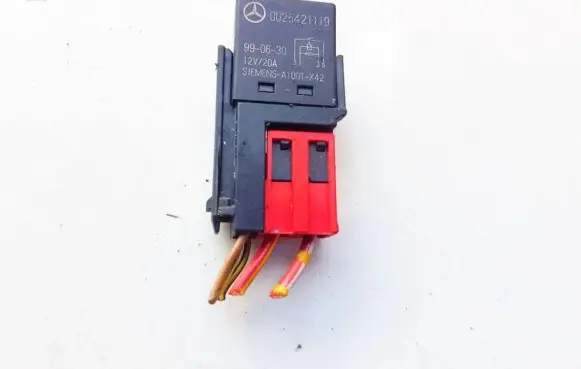 Mercedes-Benz E W210 Other relay 0025421119 a1001-x42