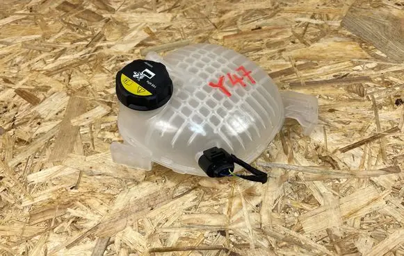 Volvo XC40 Coolant expansion tank/reservoir 31439768